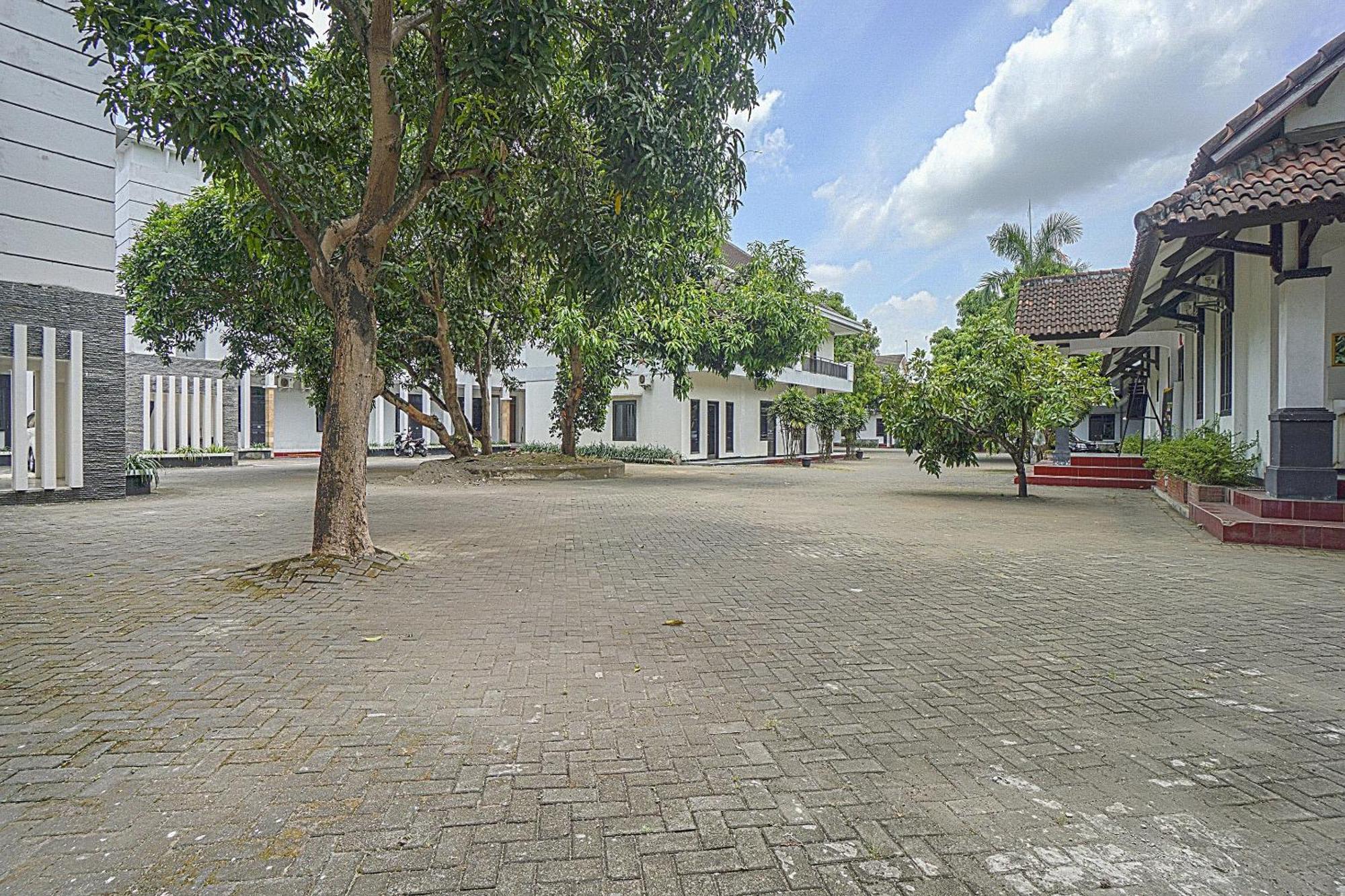 Oyo Life 90589 Palem Garden Tulungagung